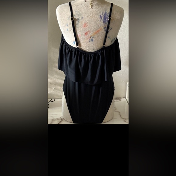 Chic Black One-Piece💦 - Picture 5 of 9